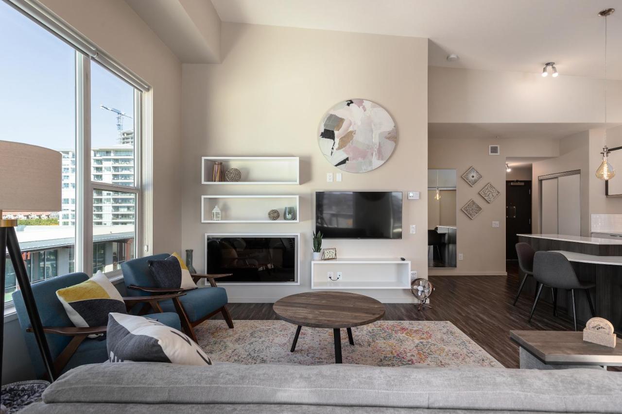 Corner Nest - Luxury Brand New Top Floor 2Bedroom Condo 킬로나 외부 사진