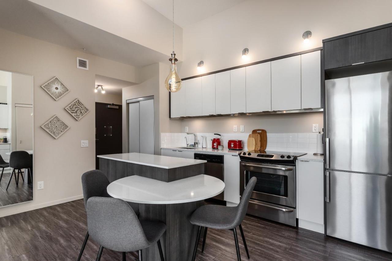 Corner Nest - Luxury Brand New Top Floor 2Bedroom Condo 킬로나 외부 사진